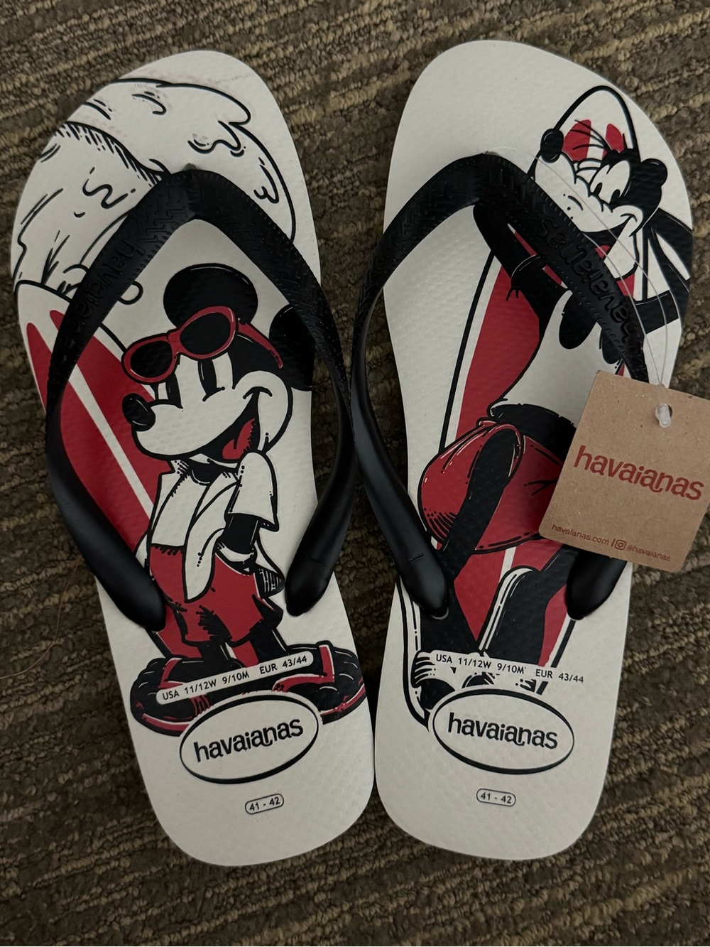 NWT DISNEY Havaianas sandals flip flops Men’s Mickey Goofy summer vacation